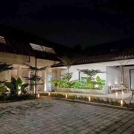 Fx Stay & Coffee Yogyakarta Exterior photo