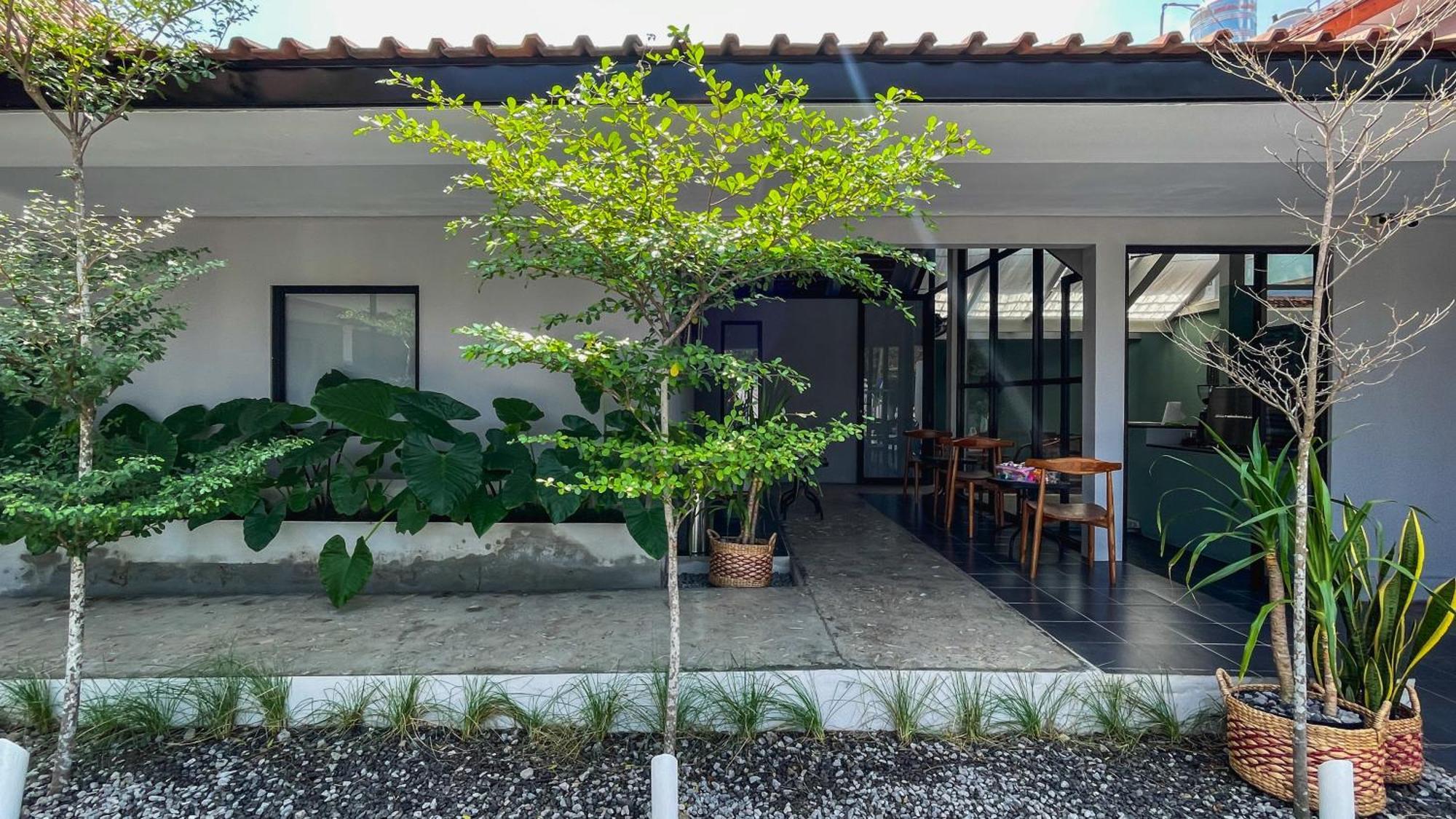 Fx & Coffee Guest house *